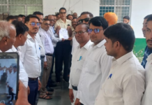 अलीगढ़ में अधिवक्ता की हत्या के मामले को लेकर बार एसोसिएशन ने एसडीएम को दिया ज्ञापन