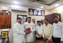 हाथरस : ऊर्जा एवं वैकल्पिक ऊर्जा राज्य मंत्री डॉ.सोमेंद्र तोमर का जिलाध्यक्ष गौरव आर्य ने किया स्वागत