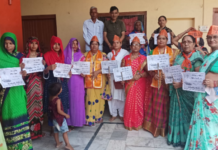 सिकंदराराऊ : महिलाओं को 33 प्रतिशत आरक्षण दिए जाने पर भाजपा महिला मोर्चा ने रैली निकालकर जताया प्रधानमंत्री का आभार