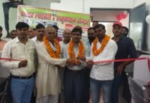 सिकंदराराऊ : लाइब्रेरी में बच्चों को किताबें पढ़ने से मन एकाग्र रहता है : महेश संघर्षी