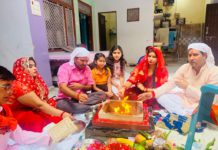 सिकंदराराऊ : राज आयुर्वैदिक फार्मेसी नगला सरदार कचौरा में नवरात्रि के अवसर पर हुआ धार्मिक अनुष्ठान का आयोजन