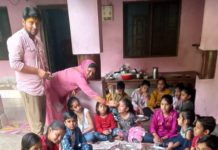 सिकंदराराऊ :दुर्गा अष्टमी पर देवी मंदिरों पर रही भक्तों की भीड़