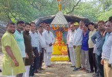 सिकंदराराऊ : भगवान वाल्मीकि के मंदिर पर धूमधाम से मनाया गया प्रकटोत्सव