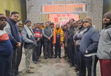राधा कृष्ण मंदिर में वैश्य समाज के लोगों ने किया भाजपा नगर अध्यक्ष का स्वागत