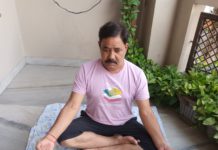 हाथरस में भाजपा नेता अजय रावत ने योग दिवस पर किया योगाभ्यास, दिया स्वस्थ जीवन का संदेश
