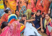 सिकंदराराऊ : एटा जा रहे मोपेड सवार युवक की अज्ञात वाहन की टक्कर से मौत, परिवार में मातम