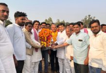 सिकंदराराऊ : रेजांगला रज शौर्य कलश यात्रा का जनपद में जगह जगह पुष्प वर्षा कर किया भव्य स्वागत