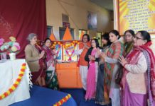 पुरदिलनगर के सरस्वती शिशु/विद्या मंदिर, में 9 दिसंबर 2025 को सप्त शक्ति संगम कार्यक्रम बड़े ही सम्मान के साथ आयोजित हुआ। कार्यक्रम का मुख्य उद्देश्य महिलाओं में आत्मविश्वास बढ़ाना और समाज में बदलाव का संदेश देना था। इसमें 141 मातृशक्ति ने भाग लिया।