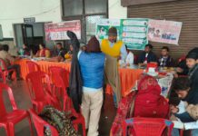 हाथरस रोडवेज बस स्टेशन पर स्वास्थ्य विभाग का कैंप, चालकों-परिचारकों व यात्रियों का हुआ स्वास्थ्य परीक्षण