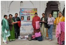 जायंट्स ग्रुप ऑफ़ हाथरस ‘गूंज’ ने जरूरतमंदों को बांटी चाय व नमकीन