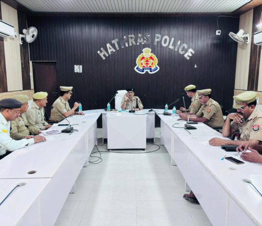 हाथरस पुलिस का बड़ा कदम: ई-रिक्शा पर लगेगा QR कोड, बिना सत्यापन नहीं चल पाएगा वाहन
