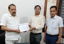 सिकंद्राराऊ विधायक वीरेंद्र सिंह राणा से बिजली विभाग के अधिकारियों की मुलाकात, विकास कार्यों की दी जानकारी