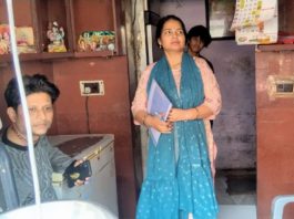 हाथरस में मिलावटखोरी के खिलाफ अभियान : नवरात्रि-ईद से पहले कई दुकानों से घी, खोया और नमकीन के सैंपल जब्त