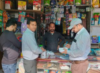 नवरात्रि-ईद से पहले हाथरस में मिलावटखोरी पर सख्त कार्रवाई, कई दुकानों से नमूने लेकर जांच के लिए भेजे गए