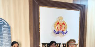 हाथरस महिला थाना में मिशन शक्ति फेस-5 के तहत पारिवारिक विवाद का निस्तारण, काउंसलिंग के बाद पति ने सुधार का दिया आश्वासन