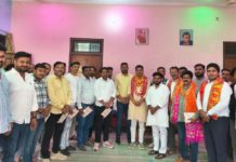 सिकंदराराऊ : महाराणा प्रताप शोभायात्रा की तैयारियां तेज, बैठक में बांटे गए निमंत्रण पत्र