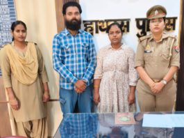 मिशन शक्ति फेज-5 के तहत महिला थाना हाथरस में काउंसलिंग, दंपति में आपसी सहमति से हुआ समझौता