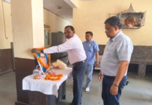 हाथरस : मुख्य चिकित्साधिकारी कार्यालय में डॉ. भीमराव अम्बेडकर जयंती पर माल्यार्पण, अधिकारियों ने लिया उनके आदर्शों पर चलने का संकल्प