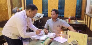 हाथरस : खाद्य सुरक्षा विभाग की बड़ी कार्रवाई: तेल, पनीर, मावा समेत कई खाद्य पदार्थों के नमूने जांच के लिए भेजे गए