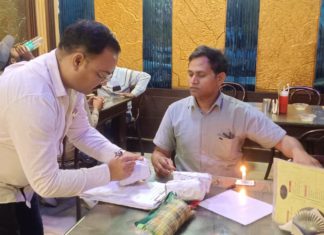 हाथरस : खाद्य सुरक्षा विभाग की बड़ी कार्रवाई: तेल, पनीर, मावा समेत कई खाद्य पदार्थों के नमूने जांच के लिए भेजे गए