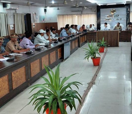 बकरीद को लेकर हाथरस प्रशासन अलर्ट: डीएम-एसपी ने दिए सख्त निर्देश, सुरक्षा और शांति व्यवस्था पर विशेष जोर