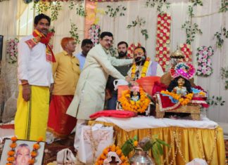 दयानतपुर : श्रीमद्भागवत कथा के चौथे दिन उमड़ा श्रद्धालुओं का सैलाब, कृष्ण जन्मोत्सव पर गूंजे जयकारे