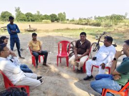 टीकरी कलां नहर हादसा: सीमेक्स इंटरनेशनल स्कूल के डायरेक्टर अरुण सिंह ने पीड़ित परिवार से मिलकर बंधाया ढांढस