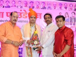 मुंबई : पंडित मित्रेश चतुर्वेदी सम्मानित, सवर्ण महासम्मेलन में मिला राष्ट्रीय गौरव