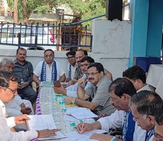 एटा में बसपा की मंडल स्तरीय बूथ समीक्षा बैठक संपन्न , हाथरस जिलाध्यक्ष ने की शिरकत