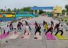 International Yoga Day 2026: दून पब्लिक स्कूल हाथरस में योगाभ्यास के साथ वृद्धाश्रम सेवा कार्यक्रम आयोजित