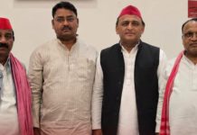 मुरसान के पूर्व चेयरमैन रजनीश कुशवाहा ने छोड़ी बीजेपी, समाजवादी पार्टी में हुए शामिल