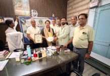 हाथरस: सीए दिवस और डॉक्टर दिवस पर लायंस क्लब आस्था ने किया सम्मान