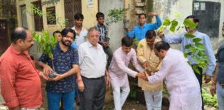 वृक्ष लगाने के साथ उनका संरक्षण करना हमारी सामूहिक जिम्मेदारी :आशीष सेंगर , श्री रामबाग इंटर कॉलेज में हुआ वृक्षारोपण