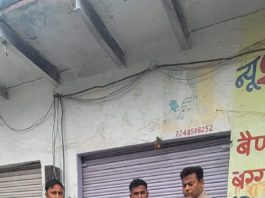 हाथरस : स्वास्थ्य विभाग की बड़ी कार्रवाई: 5 अपंजीकृत क्लीनिक और पैथोलॉजी बंद, कई को नोटिस
