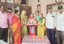 हाथरस : सरिता कौशिक का सम्मान, महिला एवं बाल विकास सोसायटी की राष्ट्रीय सह सचिव बनने पर हुआ स्वागत