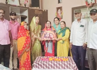 हाथरस : सरिता कौशिक का सम्मान, महिला एवं बाल विकास सोसायटी की राष्ट्रीय सह सचिव बनने पर हुआ स्वागत