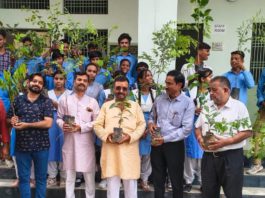 वृक्ष लगाने के साथ उनका संरक्षण करना हमारी सामूहिक जिम्मेदारी :आशीष सेंगर , श्री रामबाग इंटर कॉलेज में हुआ वृक्षारोपण