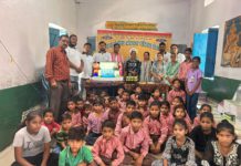 हाथरस के चंदपा सरकारी स्कूल में शुरू हुई स्मार्ट क्लास, निस्वार्थ सेवा संस्थान ने भेंट किया एलईडी टीवी