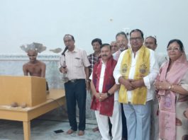 рд╣рд╛рдерд░рд╕ : рдореБрдирд┐ рд╢рд┐рд╡рджрддреНрдд рдорд╣рд╛рд░рд╛рдЬ рдмреЛрд▓реЗ- рдорди рдХрд╛ рдХрдЪрд░рд╛ рд╣рдЯреЗрдЧрд╛ рддрднреА рдорд┐рд▓реЗрдЧрд╛ рдореЛрдХреНрд╖ рдорд╛рд░реНрдЧ, рдЬреИрди рдордВрджрд┐рд░ рдореЗрдВ рдЙрдордбрд╝реЗ рд╢реНрд░рджреНрдзрд╛рд▓реБ