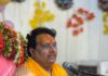हाथरस : श्रीमद्भागवत कथा में धूमधाम से मनाया गया श्रीकृष्ण जन्मोत्सव, जयकारों से गूंजा कथा पंडाल