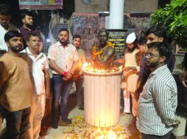 हाथरस : विश्व हिंदू परिषद ने शहीद चंद्रशेखर आजाद जयंती पर दी श्रद्धांजलि, गौ सम्मान आह्वान अभियान में जनभागीदारी का किया आह्वान