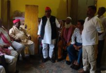 हाथरस : सपा प्रदेश सचिव विनोद कुमार सविता का भव्य स्वागत, प्रथम आगमन पर कार्यकर्ताओं ने किया जोरदार सम्मान