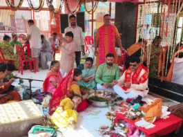 कामिका एकादशी पर श्री गिरिराज महाराज को अर्पित किए गए सवा लाख तुलसी पत्र, श्रद्धालुओं ने की महाआरती