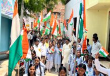 हाथरस : सरस्वती शिक्षा सदन की भव्य तिरंगा रैली, देशभक्ति के रंग में रंगे नगला मोती और बरवाना