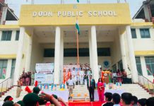दून पब्लिक स्कूल, हाथरस में धूमधाम से मनाया गया 80वाँ स्वतंत्रता दिवस समारोह, छात्रों ने दी देशभक्ति से ओत-प्रोत प्रस्तुतियां