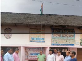हाथरस : न्यू राधा कृष्ण सेवा समिति ने 80वें स्वतंत्रता दिवस पर किया ध्वजारोहण, राष्ट्रसेवा का लिया संकल्प