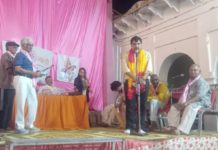 रेवती मईया मेले के कवि सम्मेलन में गूंजा काव्य रस, श्रोताओं ने लिया सर्वरस कविताओं का आनंद