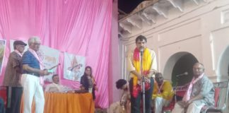 रेवती मईया मेले के कवि सम्मेलन में गूंजा काव्य रस, श्रोताओं ने लिया सर्वरस कविताओं का आनंद