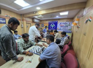 हाथरस : राष्ट्रीय खेल दिवस पर उत्तर प्रदेश ग्रामीण बैंक में खेलों की धूम, मेजर ध्यानचंद को किया नमन