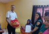 हसायन CHC में प्रसूता का सम्मान, नॉर्मल डिलीवरी के बाद फल की टोकरी और जन्म प्रमाण पत्र किया भेंट